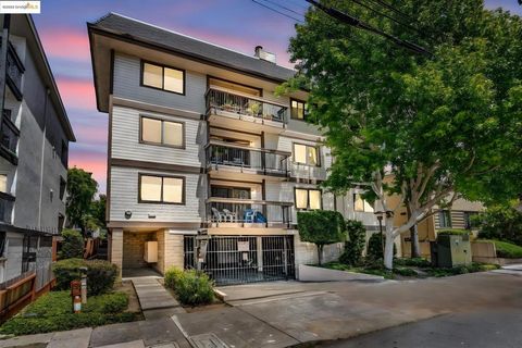 Photo of 417 Evelyn Ave #205, Albany, CA 94706 (MLS # 41116647)