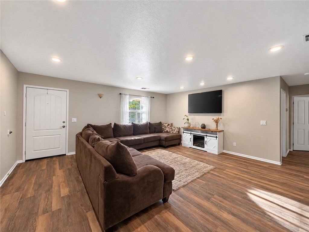 2175 Avenida Manzana