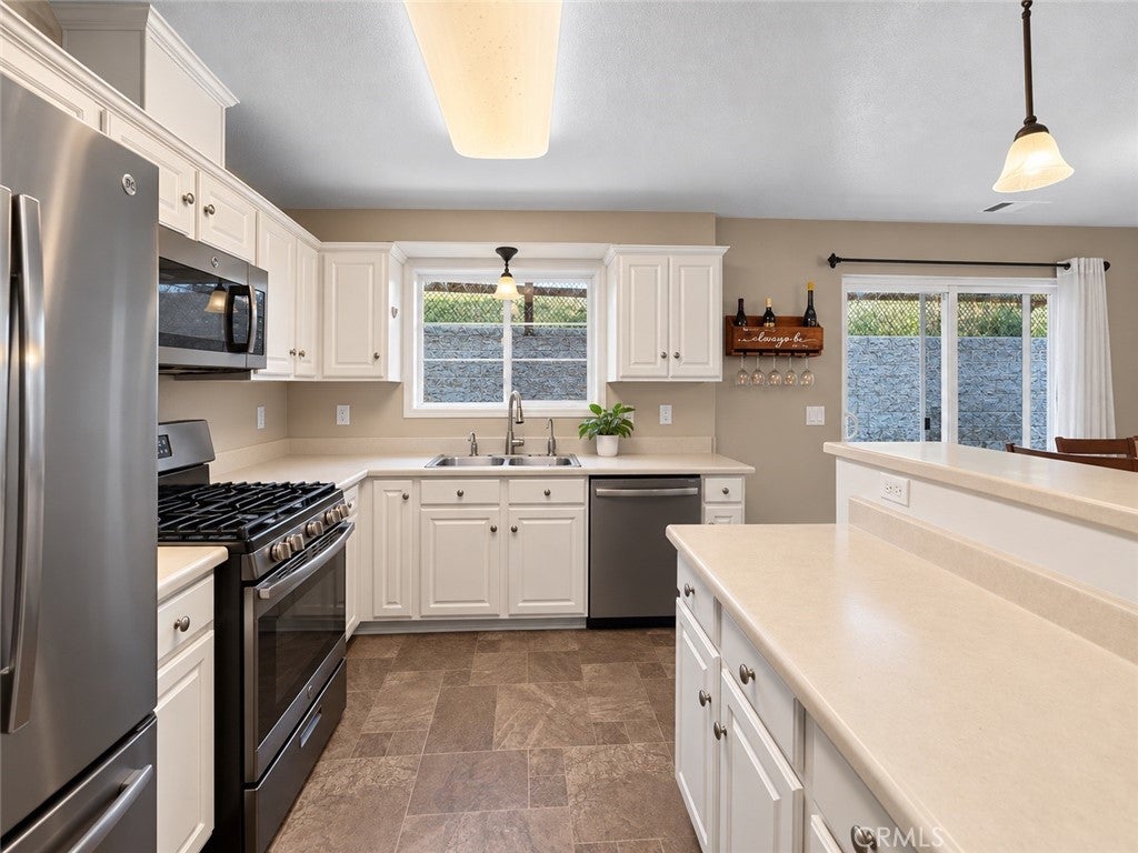 2175 Avenida Manzana