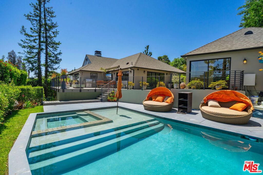 Photo of 2841 Montcalm Avenue, Los Angeles, CA 90046 (MLS # 25562753)