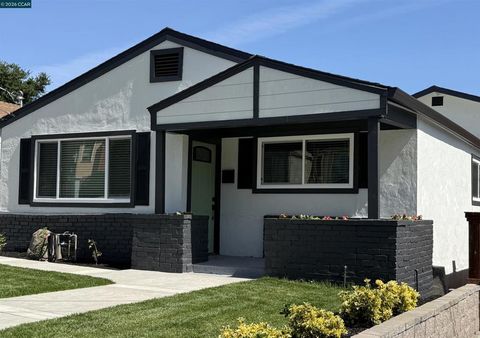 Photo of 2131 Pomona Ave Ave, Martinez, CA 94553 (MLS # 41131550)