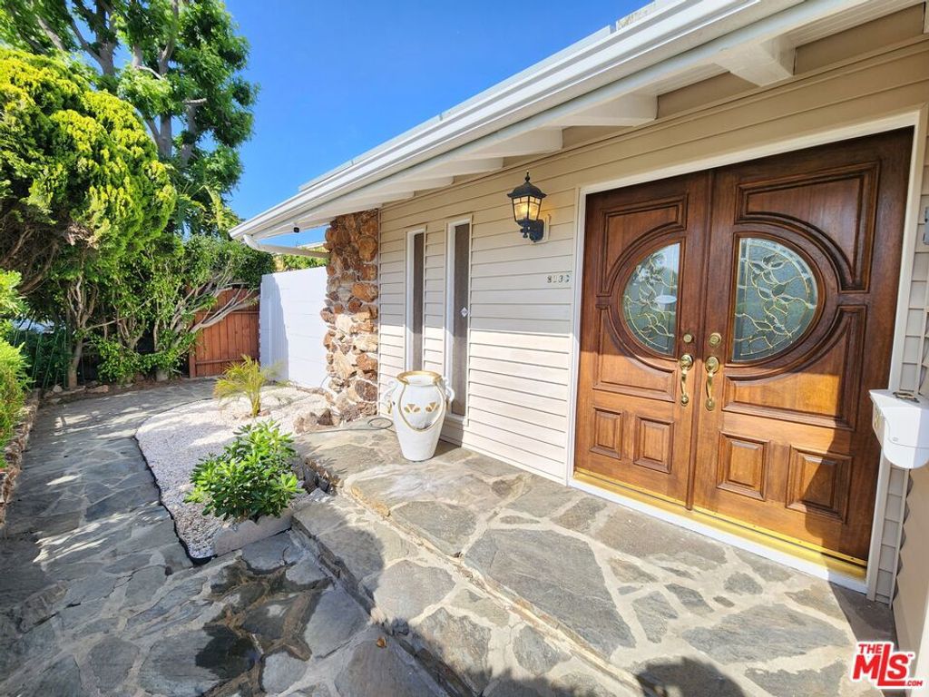 Photo of 8130 Grimsby Avenue, Los Angeles, CA 90045 (MLS # 25547733)