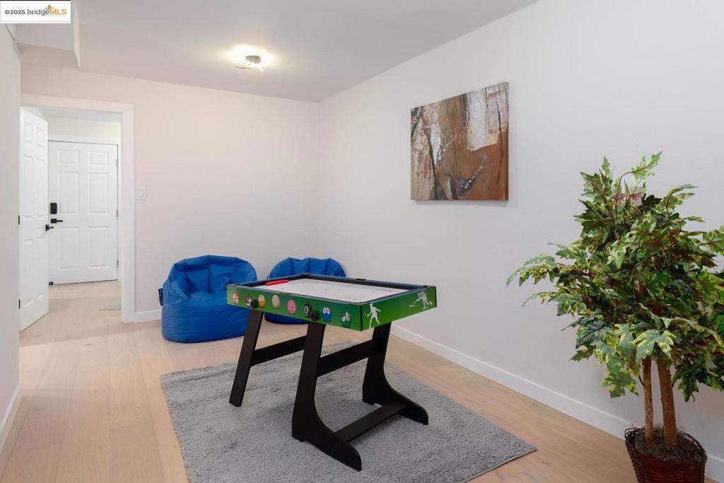 GLENVIEW - Residential