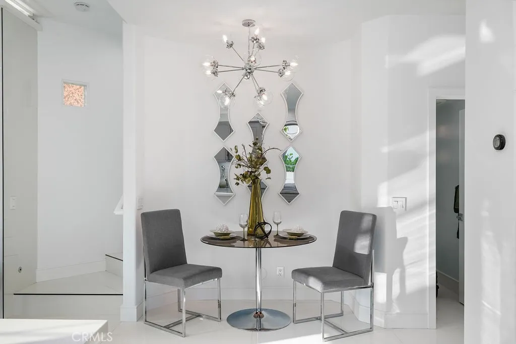 Aliso Viejo, California 92656, United States, 2 Bedrooms Bedrooms, ,3 BathroomsBathrooms,Residential,Active,110491