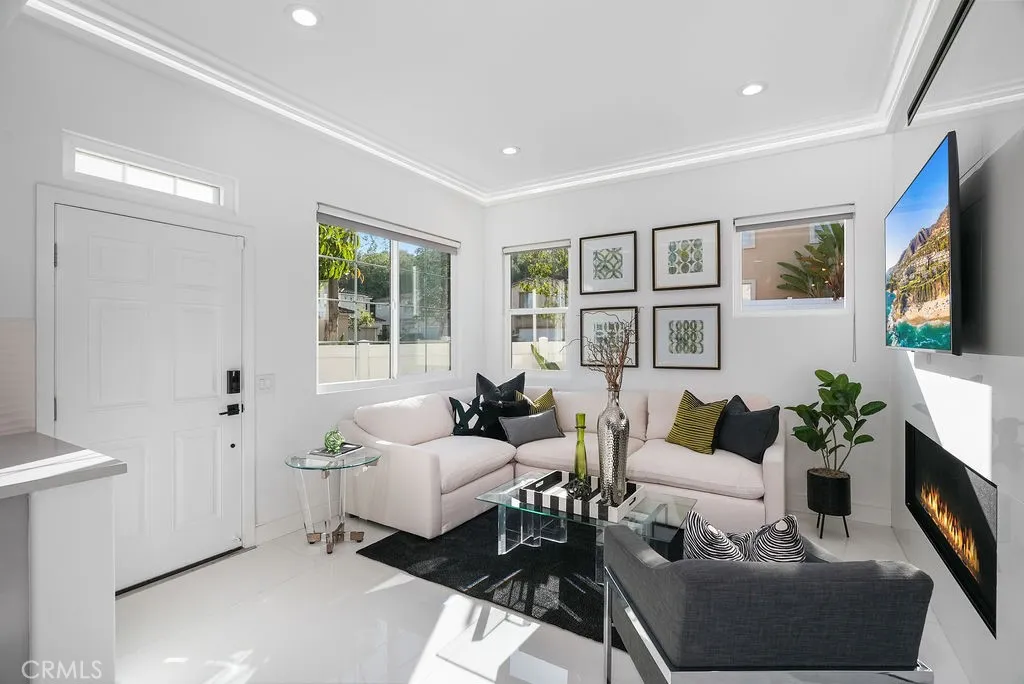 Aliso Viejo, California 92656, United States, 2 Bedrooms Bedrooms, ,3 BathroomsBathrooms,Residential,Active,110491