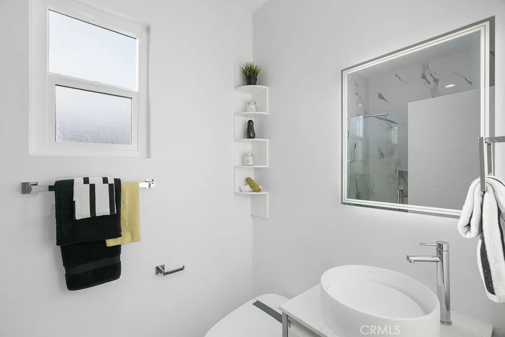 Aliso Viejo, California 92656, United States, 2 Bedrooms Bedrooms, ,3 BathroomsBathrooms,Residential,Active,110491