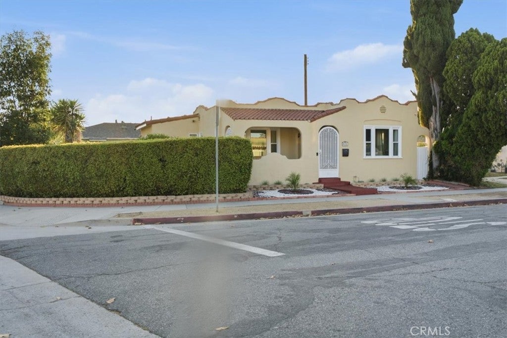 811 Fischer Street, Glendale CA 91205