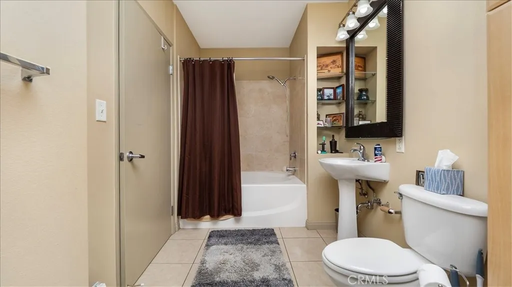 Long Beach, California 90802, United States, 2 Bedrooms Bedrooms, ,2 BathroomsBathrooms,Residential,Active,127494