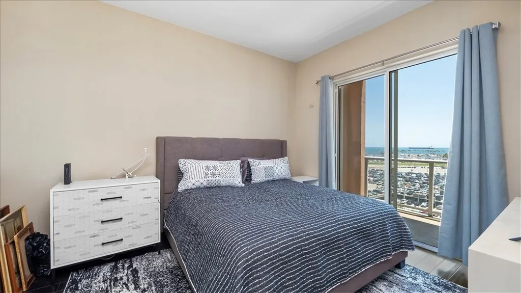 Long Beach, California 90802, United States, 2 Bedrooms Bedrooms, ,2 BathroomsBathrooms,Residential,Active,127494