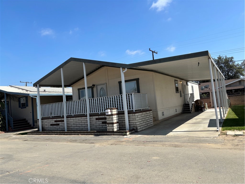 Nice 3 bedrooms, 2 full baths. Built in 2006. Vacant . Available now. Mobile home,included :oven/Ranch,Dishwasher,microwave,Washer,Dryer,new Appliance hot water ,Heater,central Air conditioner, natural gas. Lease land.
Make:Champion, modle:southwood. Dimensions:24x52
Serial number 1. 009016483A000H
Serial number 2. 009016483B000H