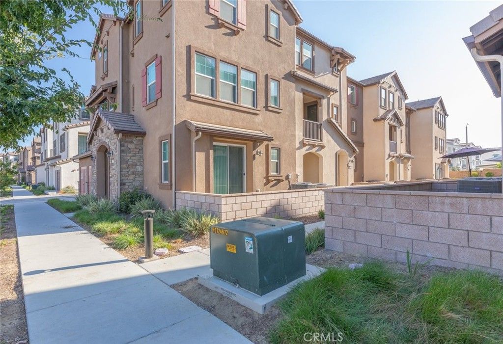 Photo of 40603 Melrose Dr, Temecula, CA 92591 (MLS # SW25227040)