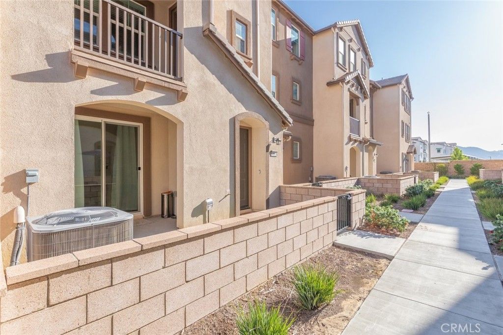 Photo of 40603 Melrose Dr, Temecula, CA 92591 (MLS # SW25227040)