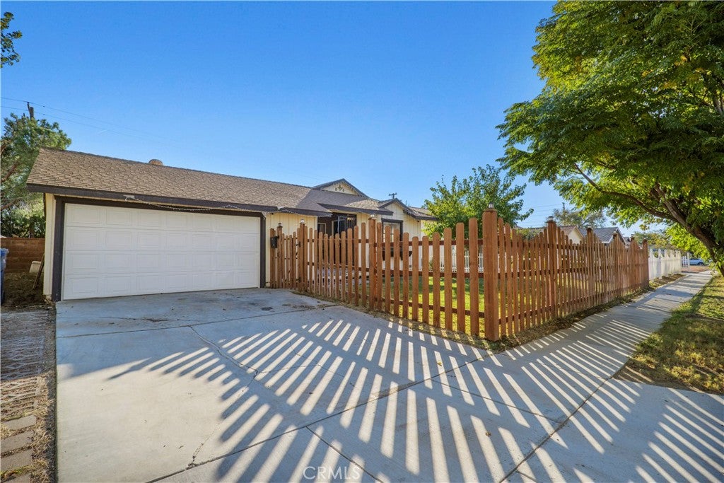 916 W Avenue J8