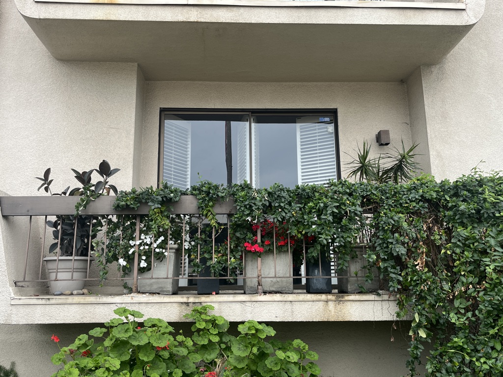 2175 S Beverly Glen Boulevard 201