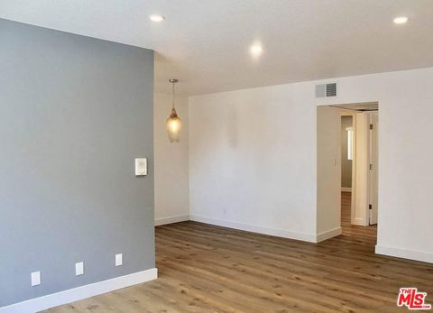 Photo of 1547 N Edison Boulevard, Burbank, CA 91505 (MLS # 26647361)