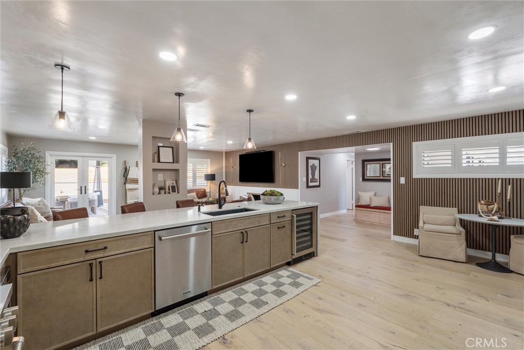 1611 N Greenbrier Road