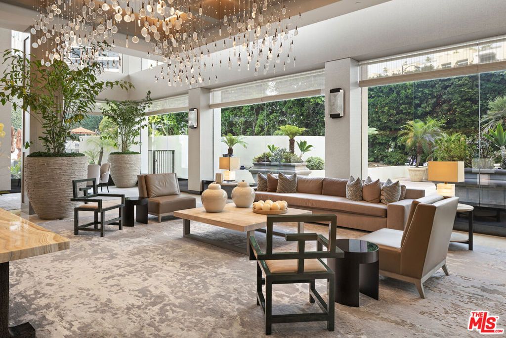 Photo of 10560 Wilshire Boulevard #406, Los Angeles, CA 90024 (MLS # 25575255)