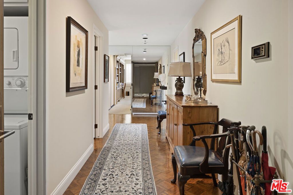 Photo of 10560 Wilshire Boulevard #406, Los Angeles, CA 90024 (MLS # 25575255)