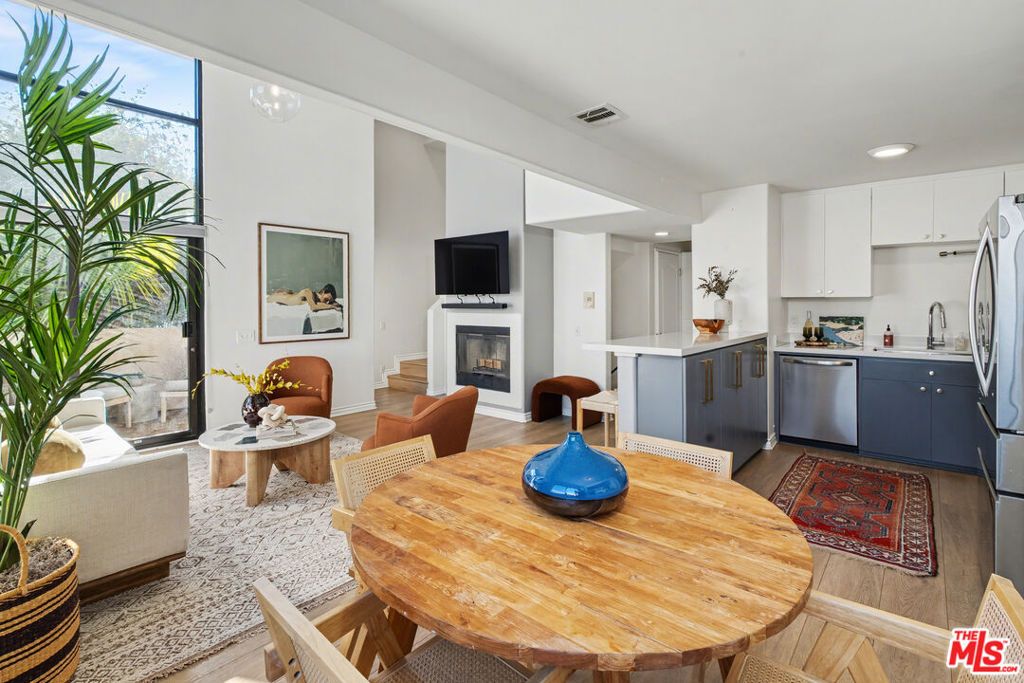 Photo of 9917 Tabor Street #2, Los Angeles, CA 90034 (MLS # 25631673)