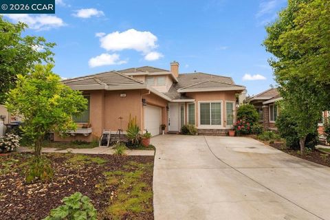 Photo of 104 Kings Canyon Way Way, Oakley, CA 94561 (MLS # 41129225)