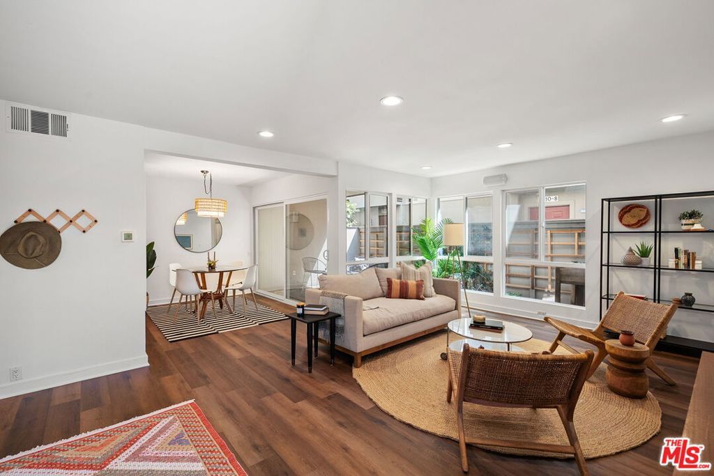 Photo of 2508 Arizona Avenue #3, Santa Monica, CA 90404 (MLS # 25595915)