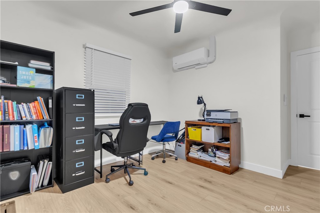 Los Cerritos (LC) - Residential