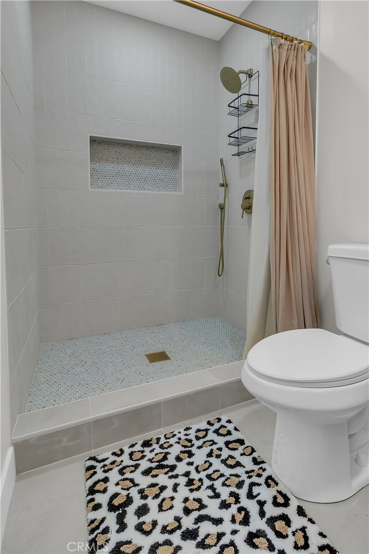 Los Cerritos (LC) - Residential