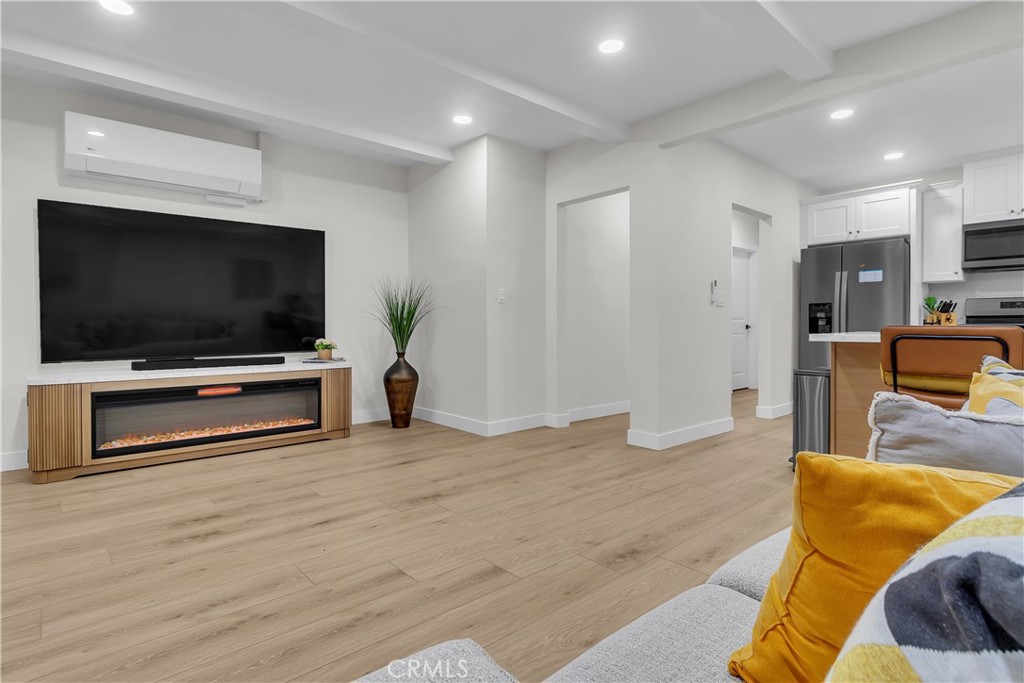 Los Cerritos (LC) - Residential