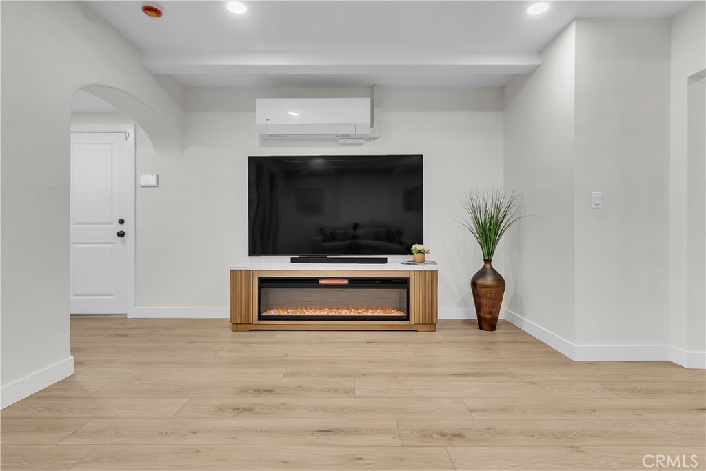 Los Cerritos (LC) - Residential