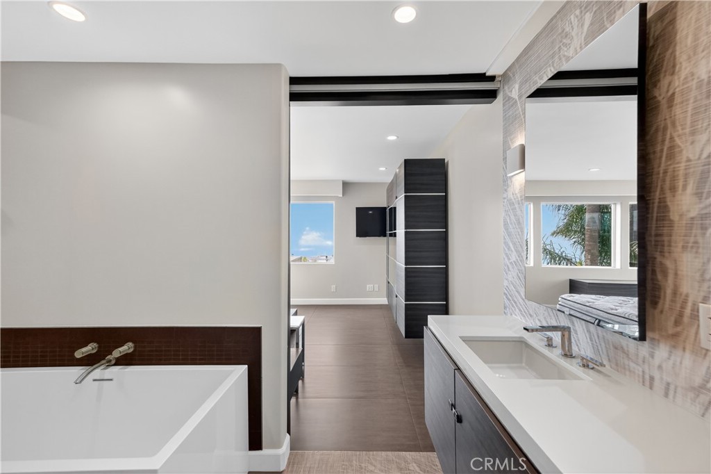 North Laguna (NL) - Residential Lease