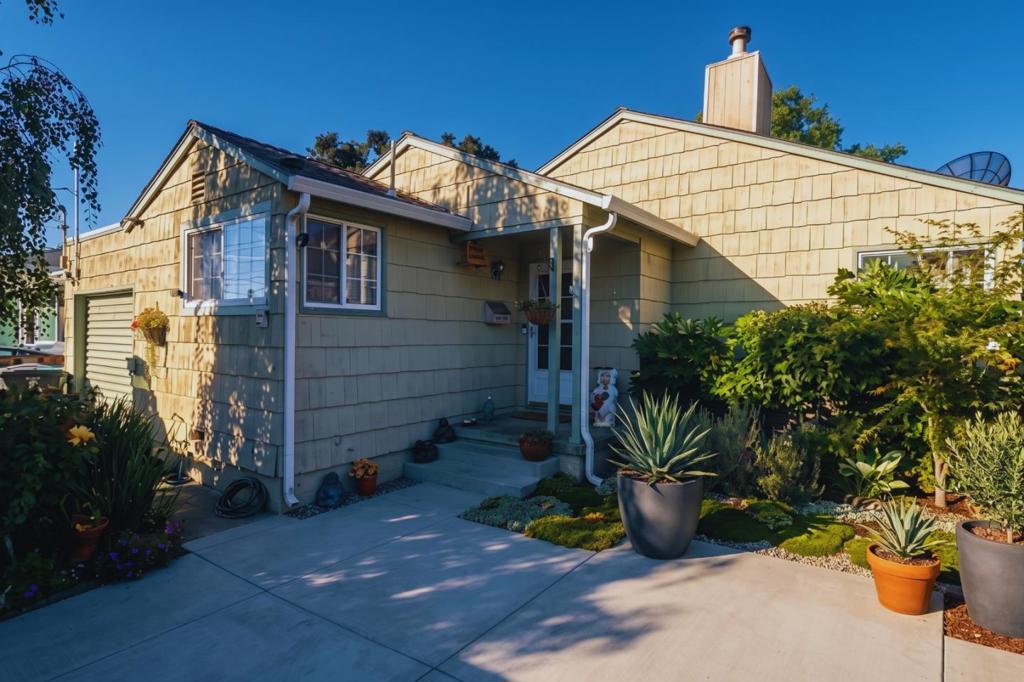 27 Prague Street, San Mateo CA 94401