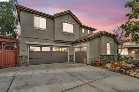 Photo of 10 Kali Ct Ct, Oakley, CA 94561 (MLS # 41126883)