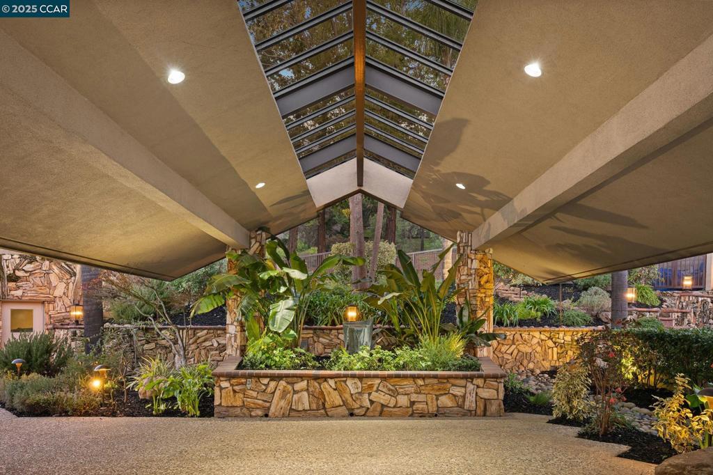 21 Deer Oaks Ct