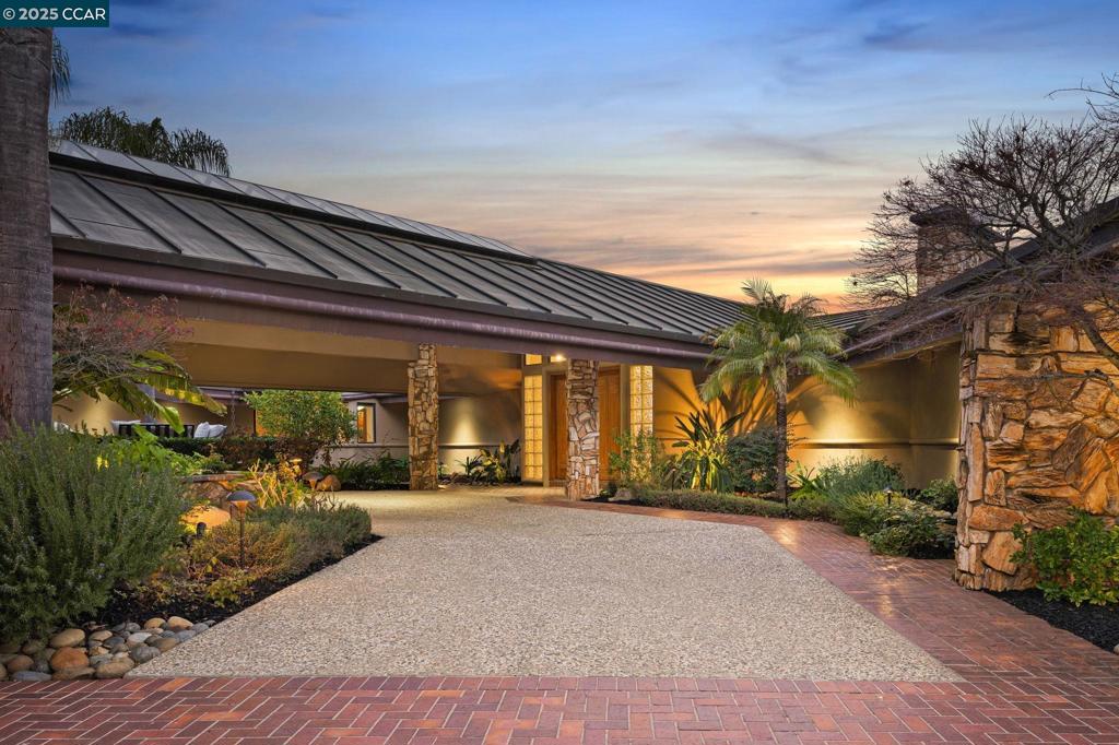 21 Deer Oaks Ct