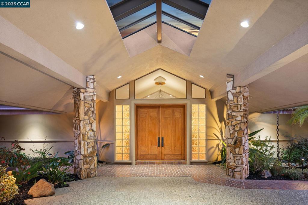 21 Deer Oaks Ct