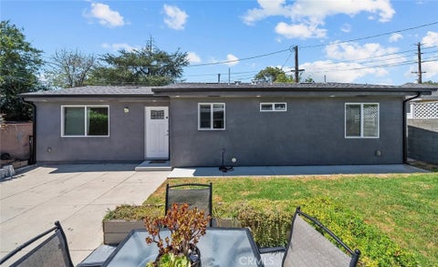 Photo of 1525 N Screenland Drive, Burbank, CA 91505 (MLS # GD26206665)