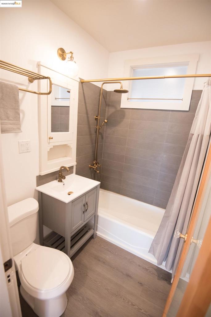 ROCKRIDGE - Residential Income