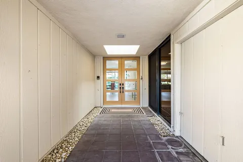 MLS: 219146594DA