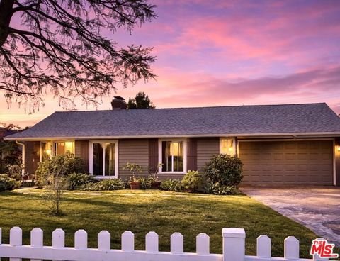 Photo of 5445 Agnes Avenue, Valley Village, CA 91607 (MLS # 26642299)