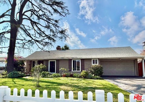 5445 Agnes Avenue Valley Village CA 91607