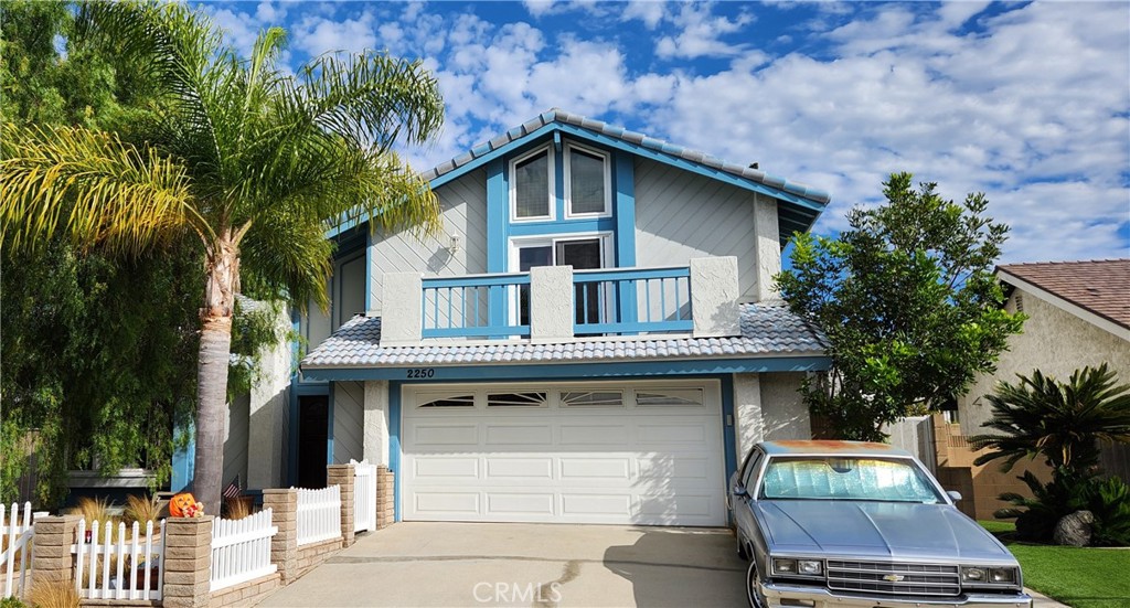2250 Santa Fe Avenue