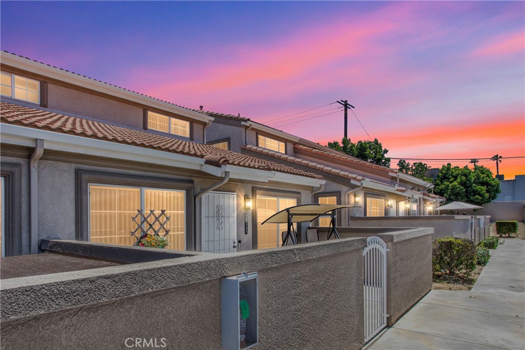Two story townhome in the heart of Loma Linda, with two primary bedrooms upstairs, one bedroom & one bathroom downstairs for your guest to enjoy. An open concept kitchen, vaulted ceilings, recessed lighting & ALL appliances included. This home provides easy access to hospitals like the Loma Linda University Medical Center, Children's hospital, right next to the VA hospital & Loma Linda University. Convenience all around with a variety of grocery store options, like Clark's, Stater Bros, Loma Linda market, Walmart market & within minutes of the 10 freeway.
