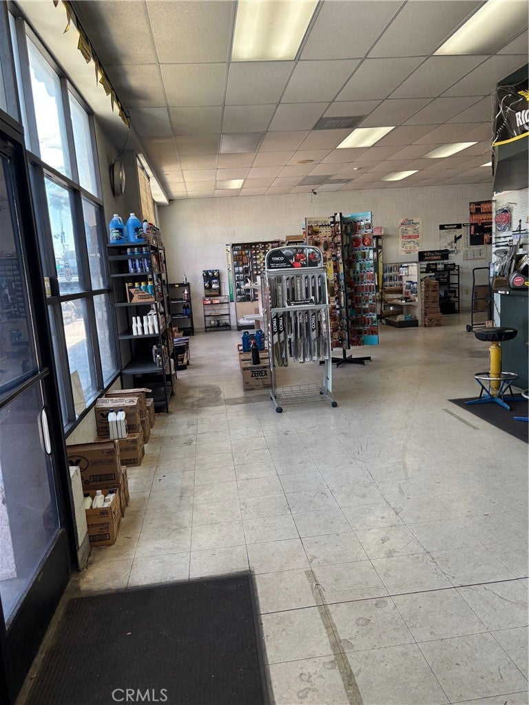 413 W Whittier