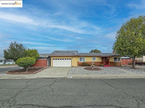 Photo of 1651 Michael Dr Dr, Pinole, CA 94564 (MLS # 41114796)