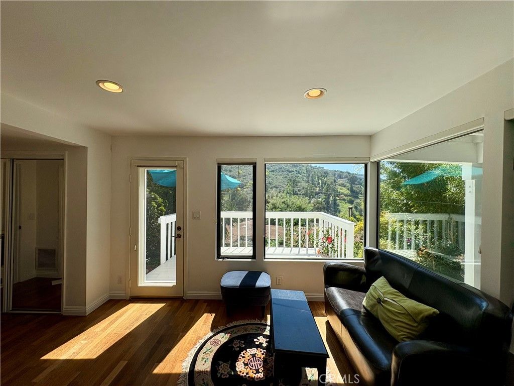 Photo of 1033 Eastman Way Way, Laguna Beach, CA 92651 (MLS # LG26059972)