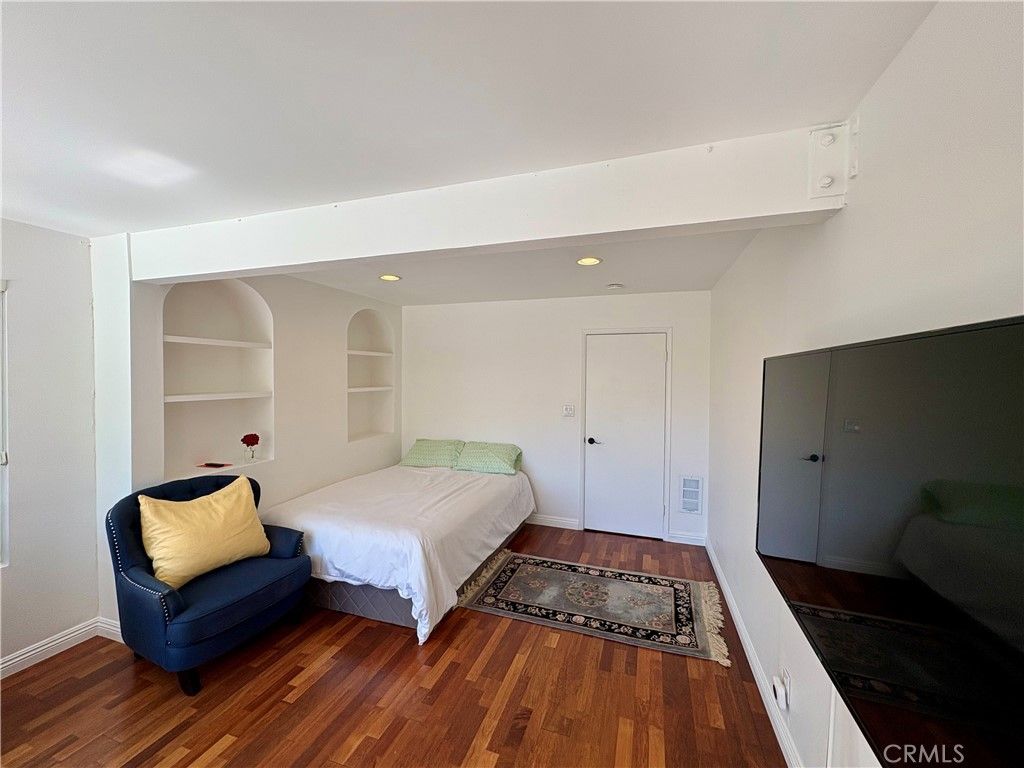 Photo of 1033 Eastman Way Way, Laguna Beach, CA 92651 (MLS # LG26059972)