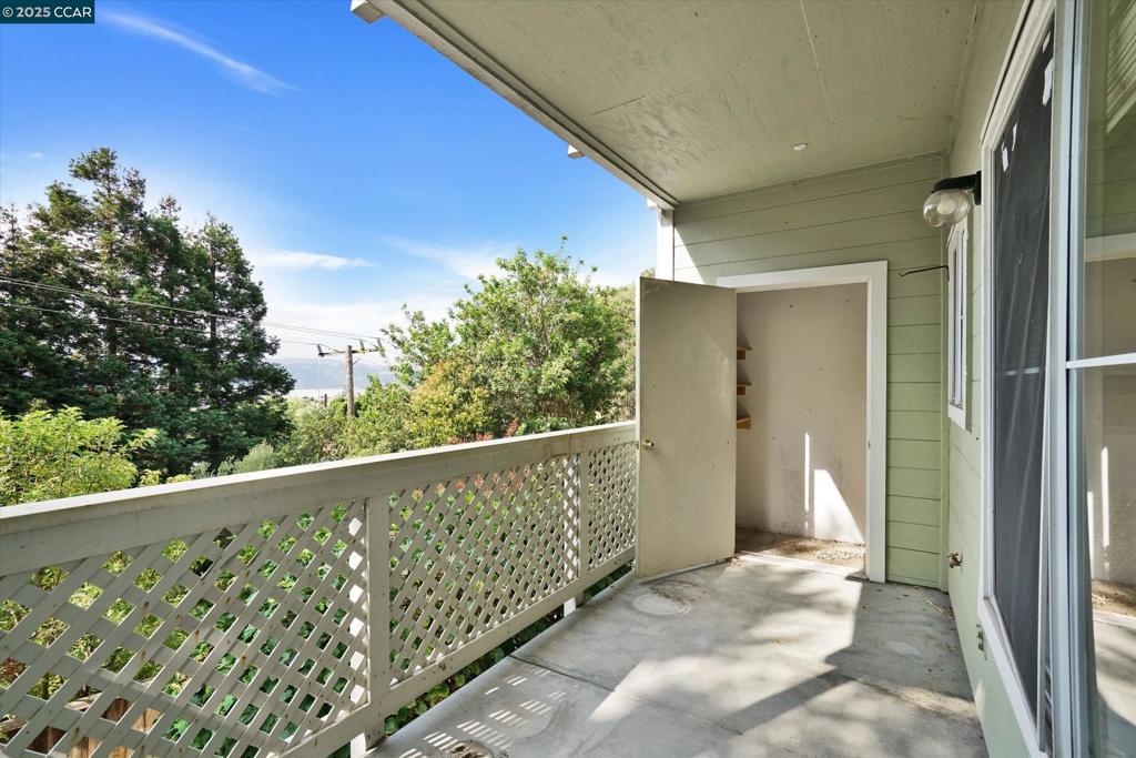 CLOCK TOWER GROV - Residential