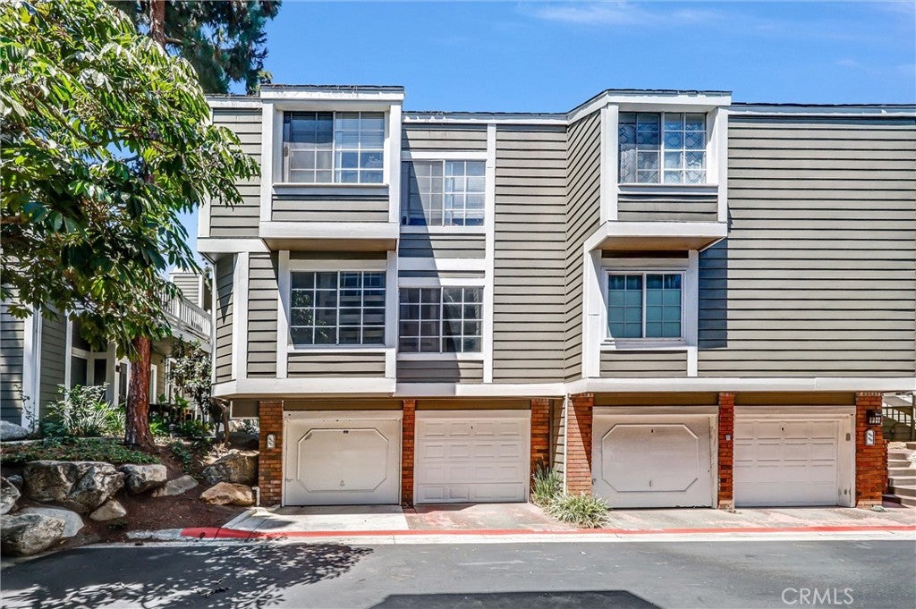 3021 Langs Bay