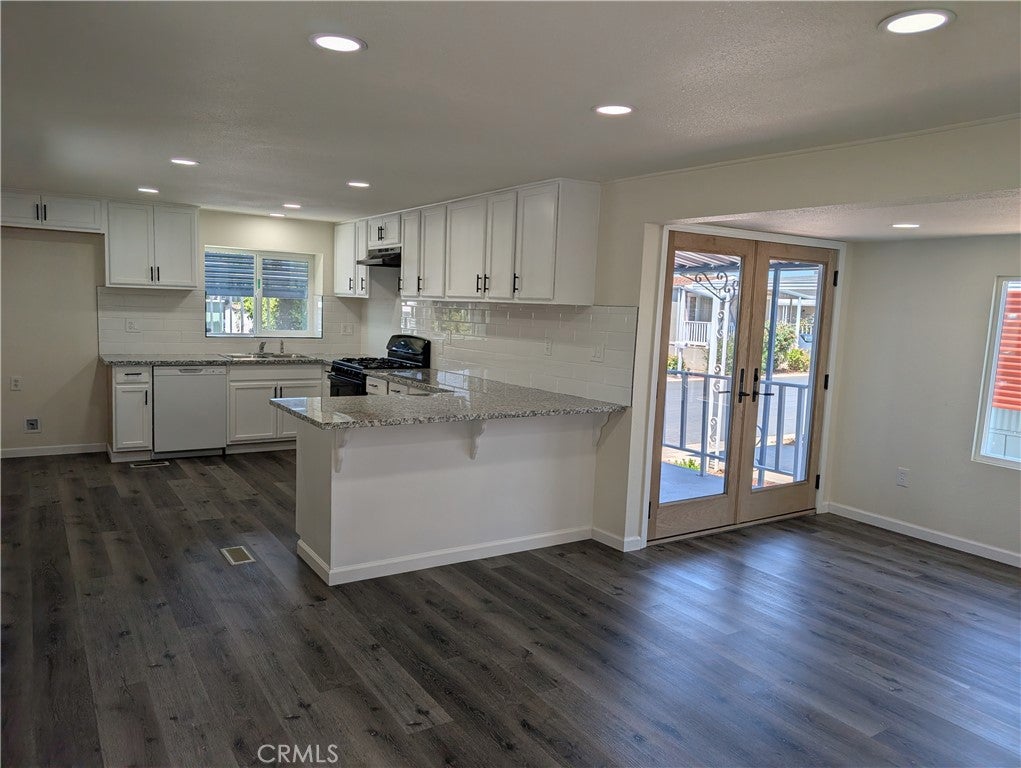 2240 Golden Oak Ln #28