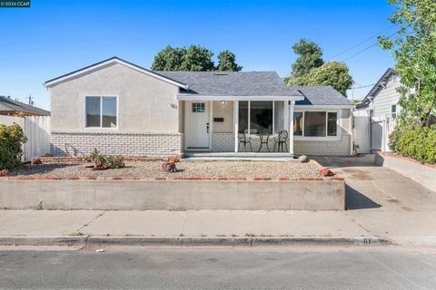 Photo of 61 E 13th St St, Antioch, CA 94509 (MLS # 41131057)